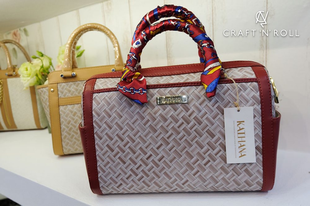 KATHANA ต่อยอดกระเป๋าสานท้องถิ่น ด้วยพลาสติกรีไซเคิล